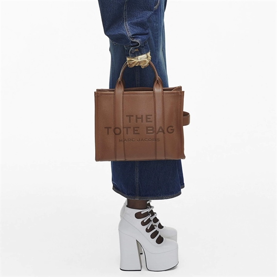 Marc Jacobs The Leather Medium Tote Bag, Argan Oil 
